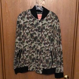 Lightweight camouflage jacket